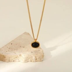 Collier Avec Pendentif En Agate Noire Naturelle