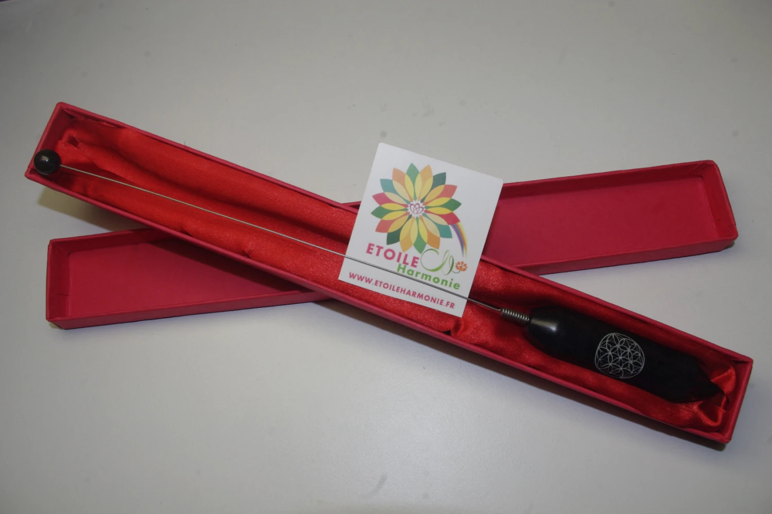 Baguette Biotensor Avec Manche Pierre Et Gravure Fleur De Vie 3 Baguette Biotensor Avec Manche Pierre Et Gravure Fleur De Vie â Image 3