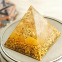 Orgonite Pyramide Citrine -EtoileHarmonie Promos Boutique orgonite pyramide citrine energie richesse fortune etoileharmonie 3